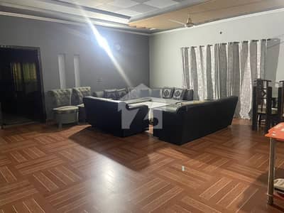 1 Kanal Separate Gate Independent Upper Portion For Rent