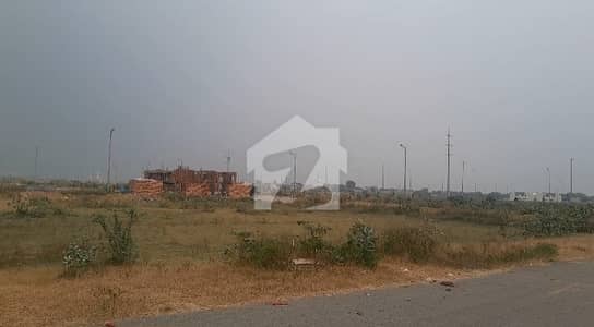 ڈی ایچ اے فیز9 پریزم - بلاک ایف ڈی ایچ اے فیز9 پریزم,ڈی ایچ اے ڈیفینس,لاہور میں 1 کنال رہائشی پلاٹ 3.85 کروڑ میں برائے فروخت۔