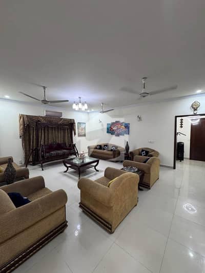 667 Square Yards Bungalow For Sale