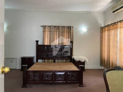 HOUSE FOR RENT IN F-8