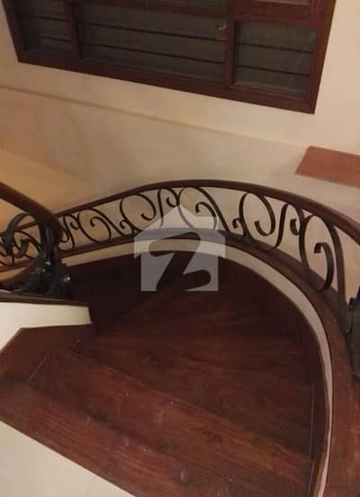 DHA DEFENCE 300 YARD LIKE NEW BUNGALOW FOR RENT