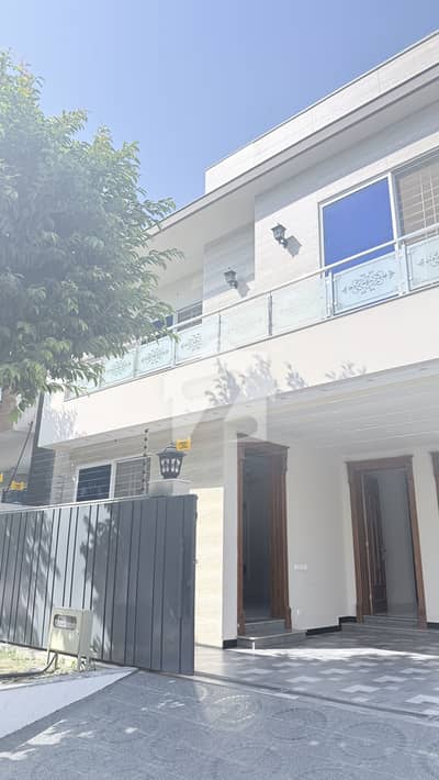 Beautiful Brand New 10 Marla House For Sale Beautiful Brand New 10 Marla House For Sale