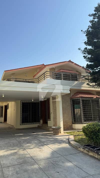 FULL HOUSE FOR RENT IN F-8