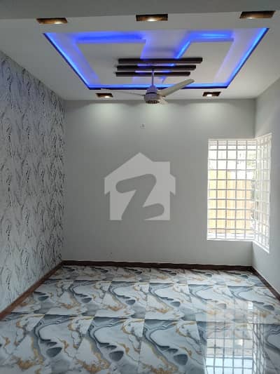 8 Marla house For Sale In Miltrey Accounts College Road Lahore