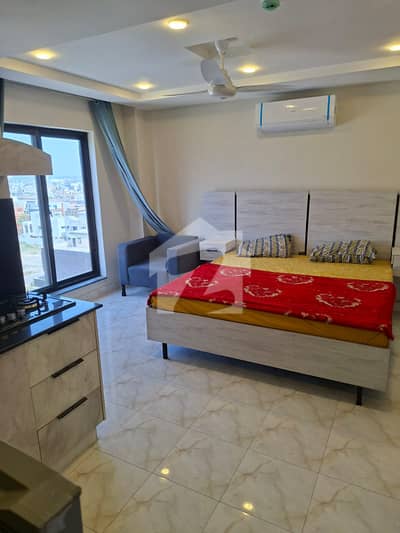 STUDIO LUXURY FURNISHED APARTMENT AVAILABLE FOR RENT PRIME LOCATION AT BAHRIA TOWN LHR