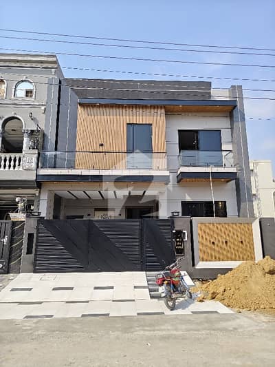 ایل ڈی اے ایوینیو لاہور میں 6 کمروں کا 10 مرلہ مکان 4.5 کروڑ میں برائے فروخت۔ ایل ڈی اے ایوینیو لاہور میں 6 کمروں کا 10 مرلہ مکان 4.5 کروڑ میں برائے فروخت۔