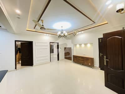 INVESTOR ALERT 7 MARLA HOUSE FOR SALE