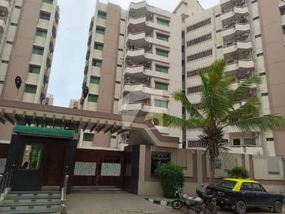 سوِل لائنز کراچی میں 4 کمروں کا 11 مرلہ فلیٹ 3.0 لاکھ میں کرایہ پر دستیاب ہے۔