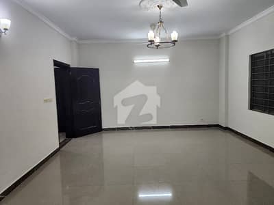 10 Marla 3 Bedrooms New Design Flat For Rent 10 Marla 3 Bedrooms New Design Flat For Rent