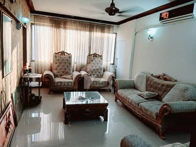 ڈی ایچ اے فیز 5 ڈی ایچ اے ڈیفینس,کراچی میں 2 کمروں کا 4 مرلہ فلیٹ 1.1 لاکھ میں کرایہ پر دستیاب ہے۔