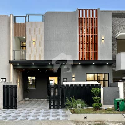 Desginer single unit house for sale to live and investment. Desginer single unit house for sale to live and investment.
