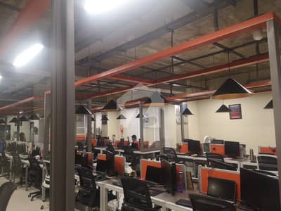 گلبرگ لاہور میں 1 کنال Studio دفتر 15.0 لاکھ میں کرایہ پر دستیاب ہے۔