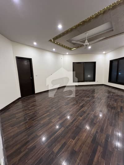 3 BED DD UPPER PORTION FOR RENT DHA PHASE 8 3 BED DD UPPER PORTION FOR RENT DHA PHASE 8