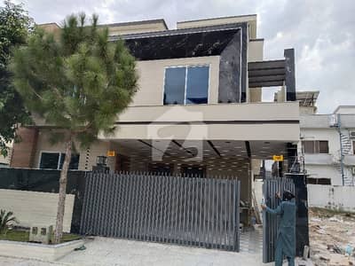 Top City 1 - Block D House Sized 10 Marla