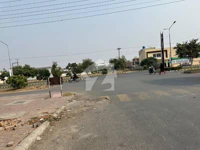 2 Kanal Single-Storey Semi-Commercial House for Sale in Valencia Town, Lahore