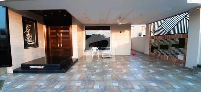 Kanal Upper Portion For Rent At Hot Location Near Park Commercial