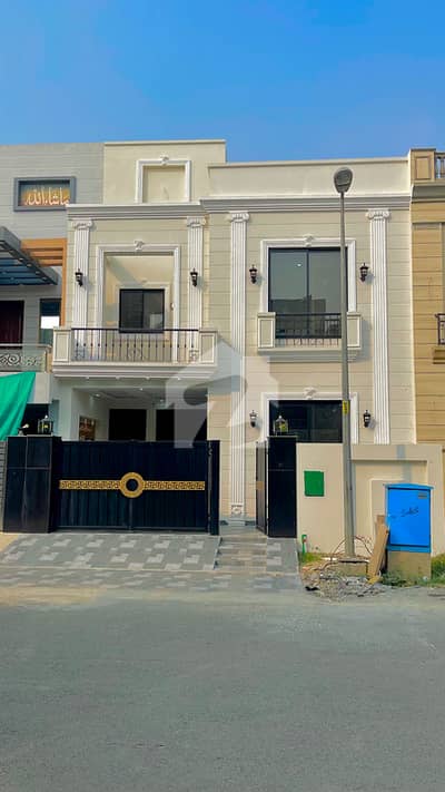 بحریہ نشیمن ۔ سن فلاور بحریہ نشیمن,لاہور میں 3 کمروں کا 5 مرلہ مکان 1.8 کروڑ میں برائے فروخت۔