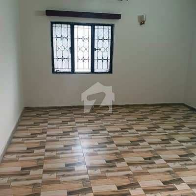 I-8/2 NEAR TO SHIFA HOSPITAL SEPARATE GATE GROUND PORTION 2 BED 3 BATH 2 CAR PARKING WATER BORING 160K FINAL NO BARGAINING