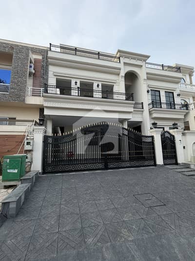 جی ۔ 13 اسلام آباد میں 7 کمروں کا 14 مرلہ مکان 12.5 کروڑ میں برائے فروخت۔