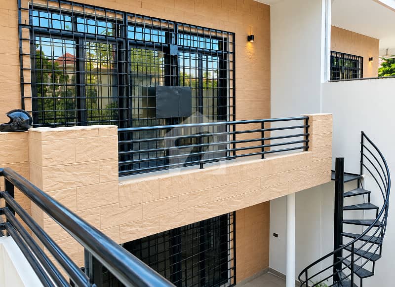 F-8 Islamabad 533 Sq. Yd. House for Sale F-8 Islamabad 533 Sq. Yd. House for Sale