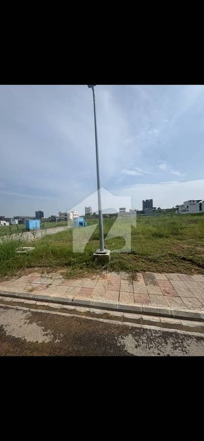 10 Marla Plot For Sale