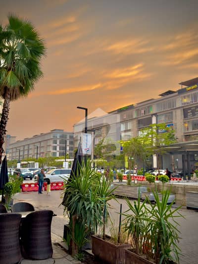 MOST HOT LOCATION 8 MARLA FULL BUILDING FOR RENT IN DHA RAYA