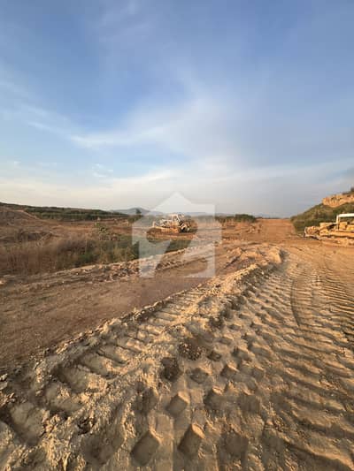 F 14 2 Size 50x90 1 Kanal Plot For Sale Beautiful Location Park Facing