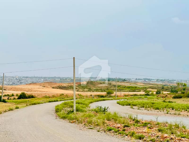 FRONT OPEN PLOT AVAILABLE IN C-15 CUTTING STREET FRONT OPEN PLOT AVAILABLE IN C-15 CUTTING STREET
