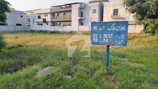 ڈی سی کالونی گوجرانوالہ میں 1 کنال رہائشی پلاٹ 2.7 کروڑ میں برائے فروخت۔