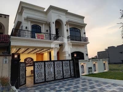 بحریہ ٹاؤن فیز 8 بحریہ ٹاؤن راولپنڈی,راولپنڈی میں 5 کمروں کا 10 مرلہ مکان 5.0 کروڑ میں برائے فروخت۔ بحریہ ٹاؤن فیز 8 بحریہ ٹاؤن راولپنڈی,راولپنڈی میں 5 کمروں کا 10 مرلہ مکان 5.0 کروڑ میں برائے فروخت۔