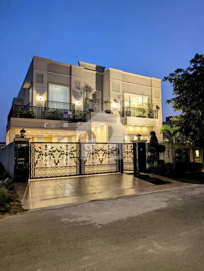 1 Kanal Luxury House Available For Rent