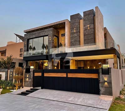 1 Kanal Luxury House Available For Rent