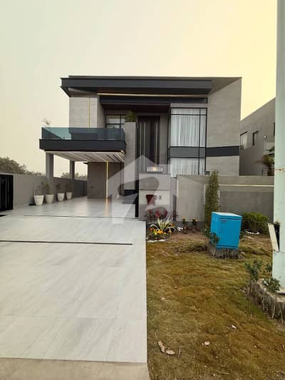1 Kanal Luxury House Available For Rent
