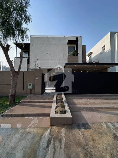 1 Kanal Luxury House Available For Rent