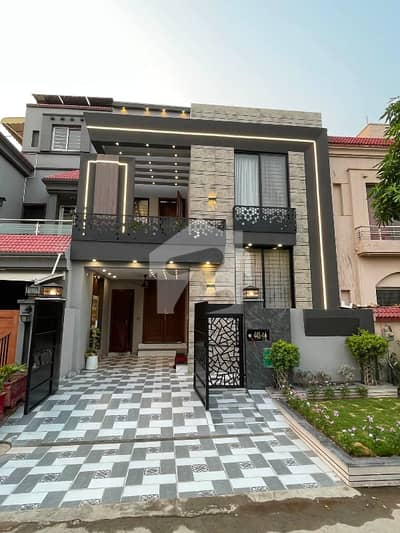 5 MARLA ULTRA LUXURY FULL HOUSE FOR RENT BAHRIA TOWN LAHORE