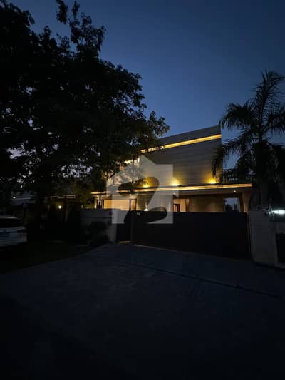 1 Kanal Luxury House Available For Rent
