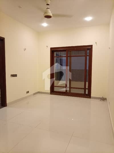LUXURY CORNER BUNGALOW FOR RENT IN PRIME LOCATION FOR LIVING. . . LUXURY CORNER BUNGALOW FOR RENT IN PRIME LOCATION FOR LIVING. . .