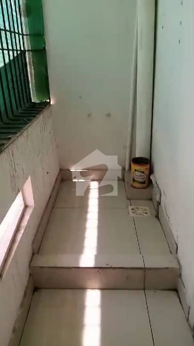Flat Of 1050 Square Feet In DHA Phase 7 For sale