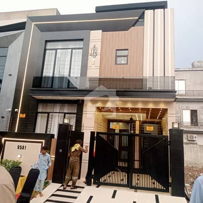 5 Marla Brand New House Available For Sale Near Park 5 Marla Brand New House Available For Sale Near Park
