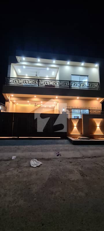 8 Marla Brand New House Available For Sale
