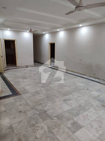 Upper Portion Fully Furnished One Bedroom/Bath Tvl Kitchen+Laundry+Balcony Park Facing For Only Single Female