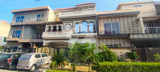 10 Marla Triple-Story House for Sale in E Block, Canal Garden, Lahore 10 Marla Triple-Story House for Sale in E Block, Canal Garden, Lahore