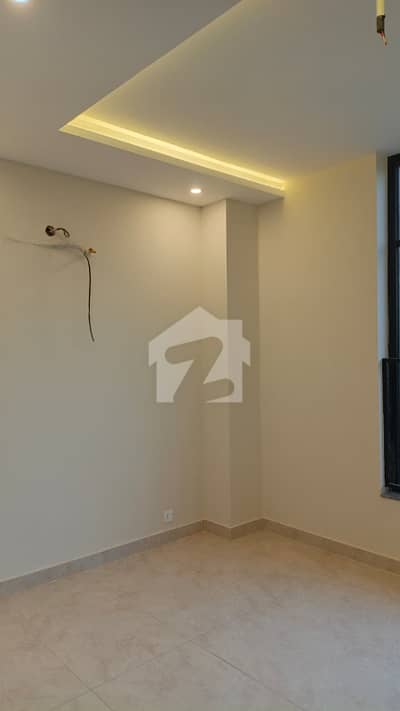 1 Bed Apartment for Sale in Bahria Town Lahore | 490 Sq Ft | Demand 90 Lac