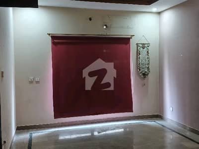 Looking For A Prime Location Upper Portion In Lahore