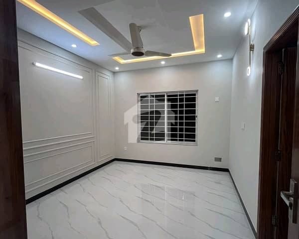 D-12/1 8 Marla House Up For Sale D-12/1 8 Marla House Up For Sale