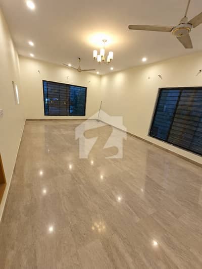 500 Sq Yd Upper Portion for Rent | 3 Bed | Shahbaz Commercial, DHA Phase 6