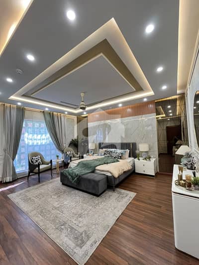 9 MARLA BRAND NEW LUXURY FULLY FURNISHED FAMILY APARTMENT AVAILABLE FOR RENT IN EX AIR AVENUE DHA PHASE 8 LAHORE. ONLY RENT 110,000 WITH MAINTENANCE CHARGES