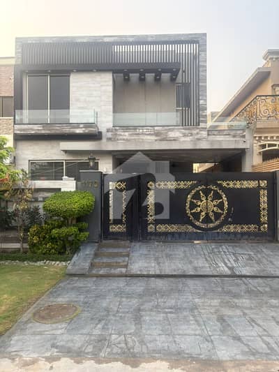 10 MARLA ELEGANT AND FULLY MAINTAINED SLIGHTLY USED BUNGALOW FACING PARK WITH SQ IN BASEMENT IS AVAILABLE IN THE BEST BLOCK OF DHA LAHORE. 10 MARLA ELEGANT AND FULLY MAINTAINED SLIGHTLY USED BUNGALOW FACING PARK WITH SQ IN BASEMENT IS AVAILABLE IN THE BEST BLOCK OF DHA LAHORE.