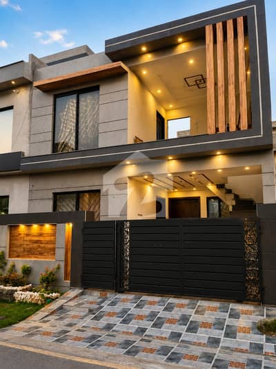 5 Marla 1.5 Story Used House Park View City Lahore | Prime Location 5 Marla 1.5 Story Used House Park View City Lahore | Prime Location