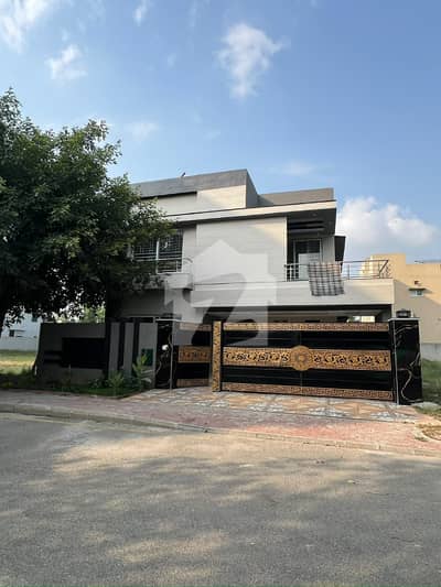 10 Marla Brand New Luxury House for Sale in Bahria Town Lahore